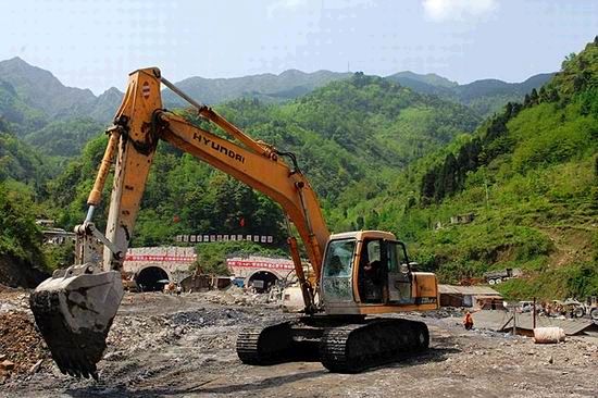成蜀電力北京分公司中標(biāo)中太集團(tuán)西寨山隧道土石方工程