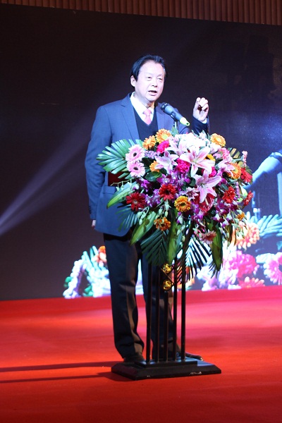成蜀十年，攜手同輝