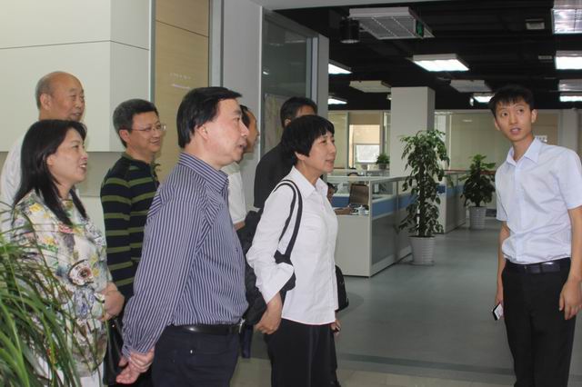 全國總工會民主管理部副部長暨省、市總工會領(lǐng)導蒞臨公司調(diào)研、指導工作