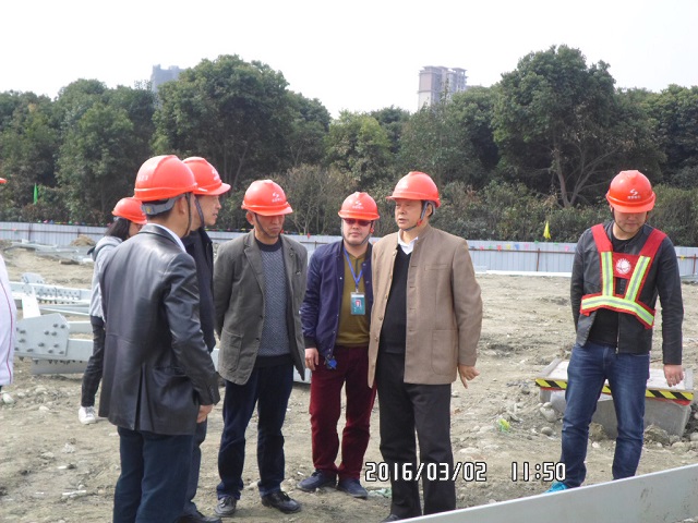 陳紹祥董事長(zhǎng)到特高壓實(shí)訓(xùn)線工程檢查鐵塔組裝情況