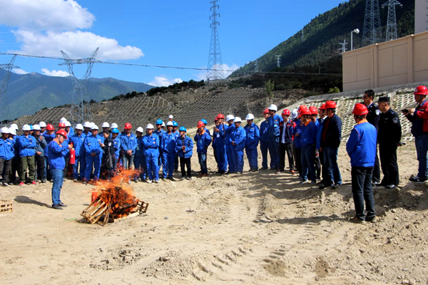 川藏鐵路拉薩至林芝段供電配套工程 輸變電工程舉行森林防火等應(yīng)急演練