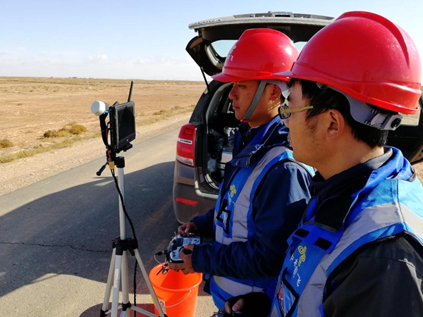 中機(jī)航飛圓滿完成內(nèi)蒙古電網(wǎng)2018年輸電線路鐵塔精細(xì)化巡檢作業(yè)
