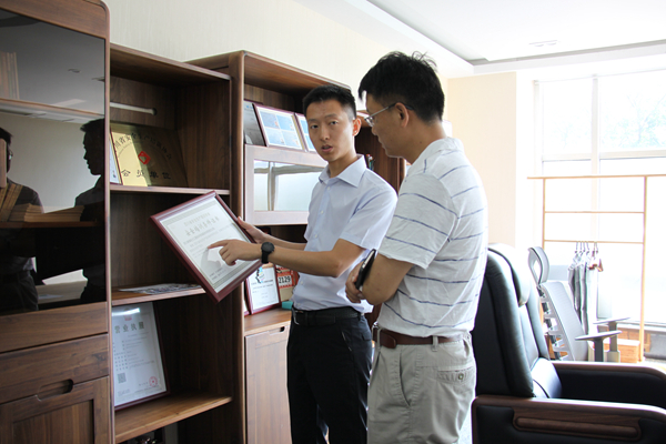 府南街道總工會領(lǐng)導(dǎo)一行蒞臨我司考察交流