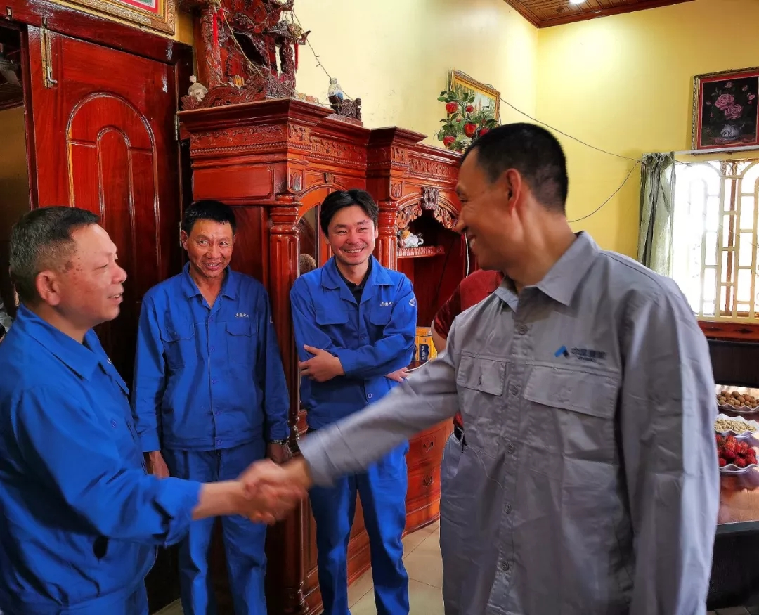 【動(dòng)態(tài)】國(guó)機(jī)重型裝備集團(tuán)股份有限公司董事長(zhǎng)韓曉軍一行蒞臨集團(tuán)承建柬埔寨磅通230kV變電站項(xiàng)目調(diào)研指導(dǎo)