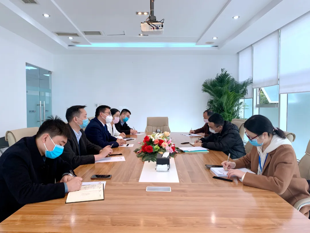 青羊區(qū)工會領(lǐng)導(dǎo)蒞臨集團調(diào)研指導(dǎo)復(fù)工復(fù)產(chǎn)和疫情防控工作