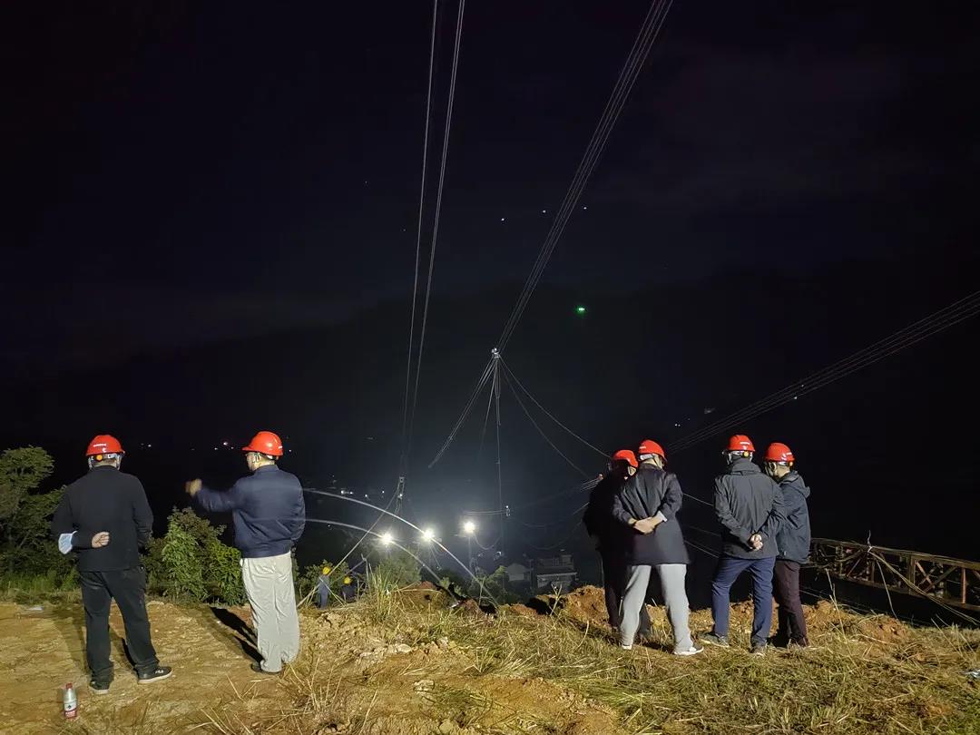 成昆鐵路峨眉至米易段擴(kuò)能改造工程500kV欖普一線順利送電投運(yùn)