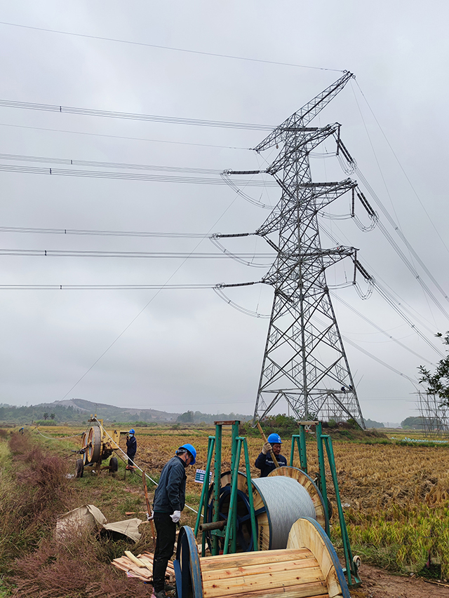 江西超高壓500kV鄱撫線遷改工程順利完工