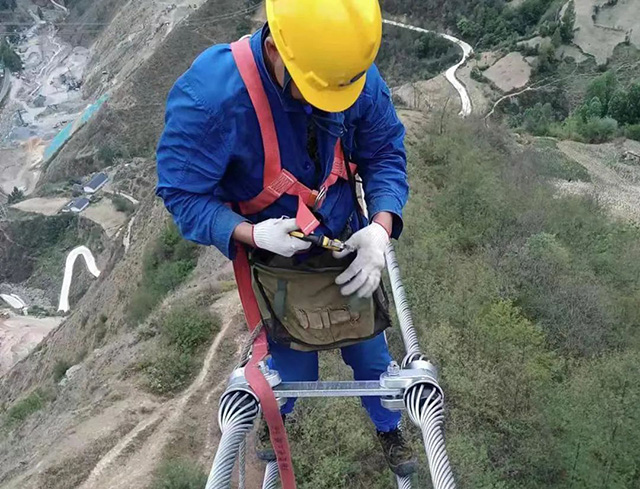 500kV普洪三線綜合檢修順利完成