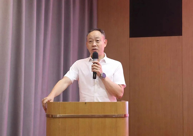 成蜀電力集團(tuán)二期人才梯隊(duì)開班儀式暨一期人才梯隊(duì)畢業(yè)典禮圓滿舉行